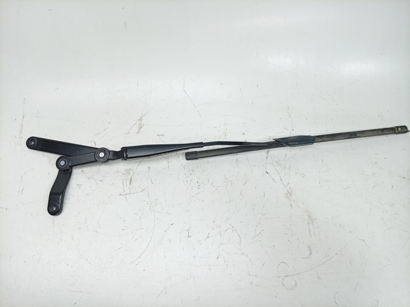 Recambio de brazo limpia delantero derecho para mercedes-benz cle cle 220d referencia OEM IAM  A2068201100 