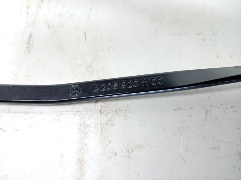 Recambio de brazo limpia delantero derecho para mercedes-benz cle cle 220d referencia OEM IAM  A2068201100 