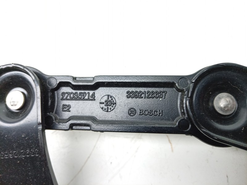 Recambio de brazo limpia delantero derecho para mercedes-benz cle cle 220d referencia OEM IAM  A2068201100 