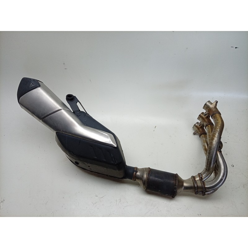 Recambio de colector escape para triumph street triple 765 rs street triple 765 rs referencia OEM IAM  T2205108 