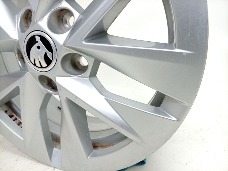 Recambio de llanta para skoda fabia iv (pj3) 1.0 mpi referencia OEM IAM  6VA601025J 