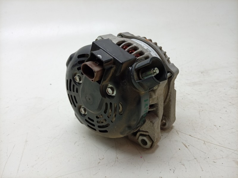 Recambio de alternador para ford fiesta vii (hj, hf) 1.0 ecoboost referencia OEM IAM 2077261 2077261 ALF810004DN