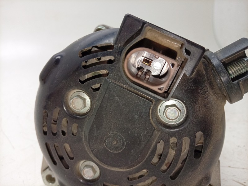 Recambio de alternador para ford fiesta vii (hj, hf) 1.0 ecoboost referencia OEM IAM 2077261 2077261 ALF810004DN