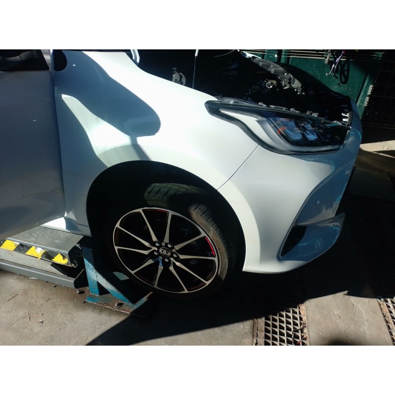 Recambio de amortiguador delantero derecho para toyota yaris (_p21_, _pa1_, _ph1_) 1.5 hybrid (mxph11) referencia OEM IAM   