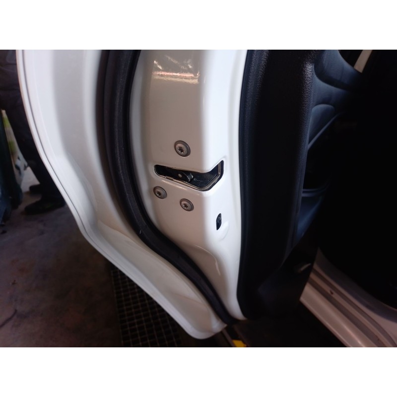 Recambio de cerradura puerta trasera izquierda para toyota yaris (_p21_, _pa1_, _ph1_) 1.5 hybrid (mxph11) referencia OEM IAM   