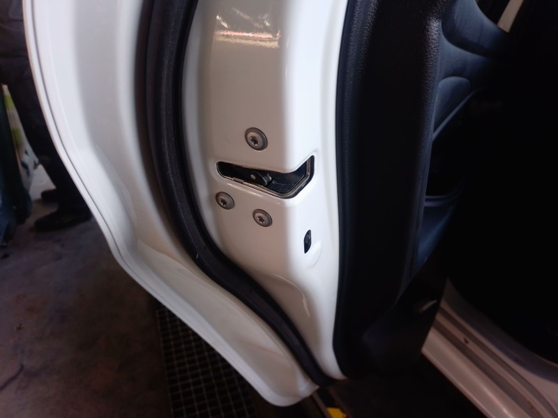 Recambio de cerradura puerta trasera izquierda para toyota yaris (_p21_, _pa1_, _ph1_) 1.5 hybrid (mxph11) referencia OEM IAM   