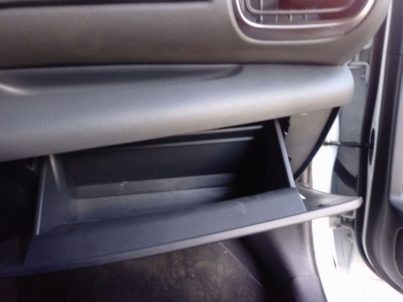 Recambio de guantera para toyota yaris (_p21_, _pa1_, _ph1_) 1.5 hybrid (mxph11) referencia OEM IAM   