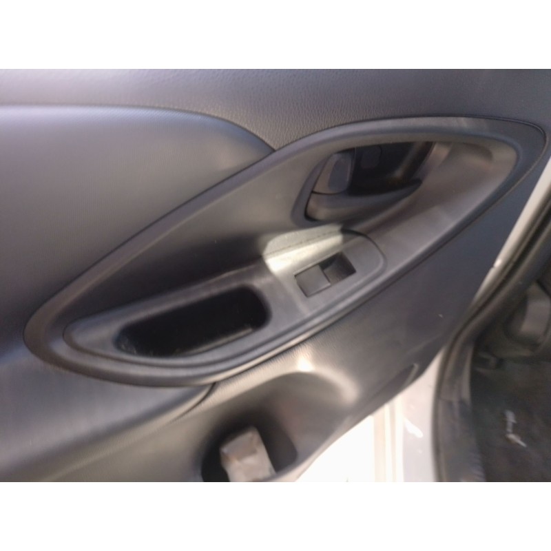 Recambio de mando elevalunas trasero izquierdo para toyota yaris (_p21_, _pa1_, _ph1_) 1.5 hybrid (mxph11) referencia OEM IAM   