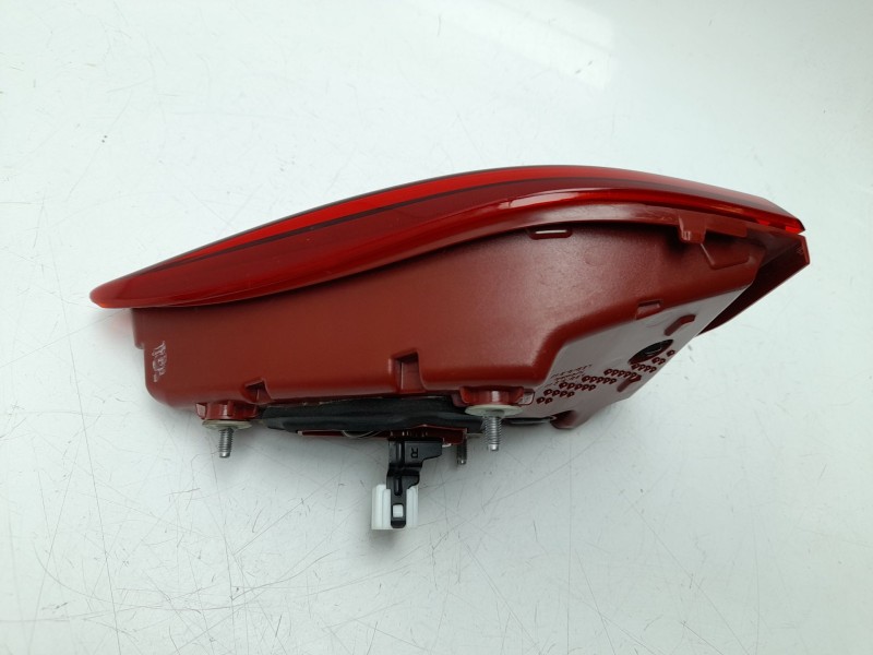 Recambio de piloto trasero derecho interior para kia stonic (yb) 1.0 t-gdi eco-dynamics+ referencia OEM IAM  92404H8500 