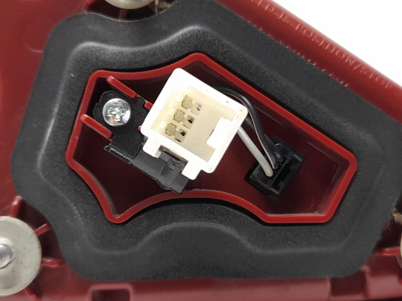 Recambio de piloto trasero derecho interior para kia stonic (yb) 1.0 t-gdi eco-dynamics+ referencia OEM IAM  92404H8500 