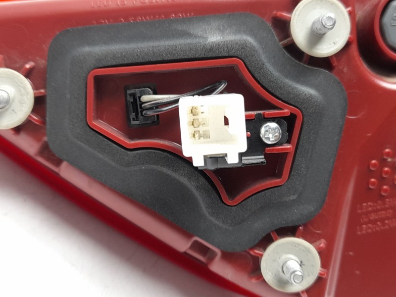 Recambio de piloto trasero izquierdo interior para kia stonic (yb) 1.0 t-gdi eco-dynamics+ referencia OEM IAM  92403H8500 