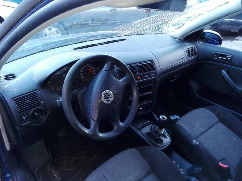 volkswagen golf iv berlina (1j1) del año 2001