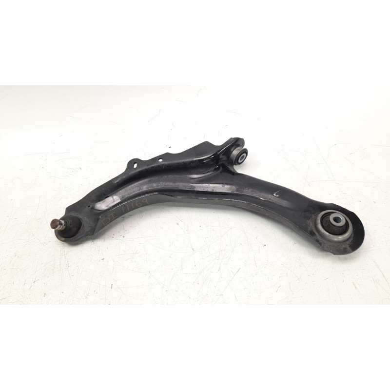 Recambio de brazo suspension inferior delantero izquierdo para renault captur 0.9 tce referencia OEM IAM 545053170R  ZWDRE010