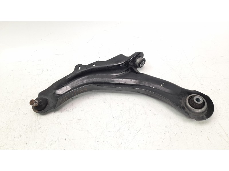 Recambio de brazo suspension inferior delantero izquierdo para renault captur 0.9 tce referencia OEM IAM 545053170R  ZWDRE010