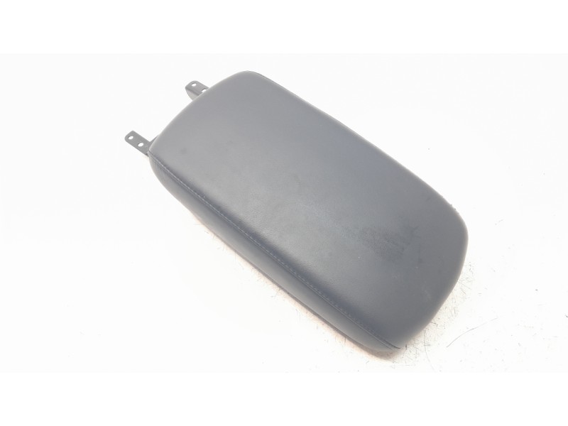 Recambio de apoyabrazos central para toyota rav4 referencia OEM IAM 5895935010  