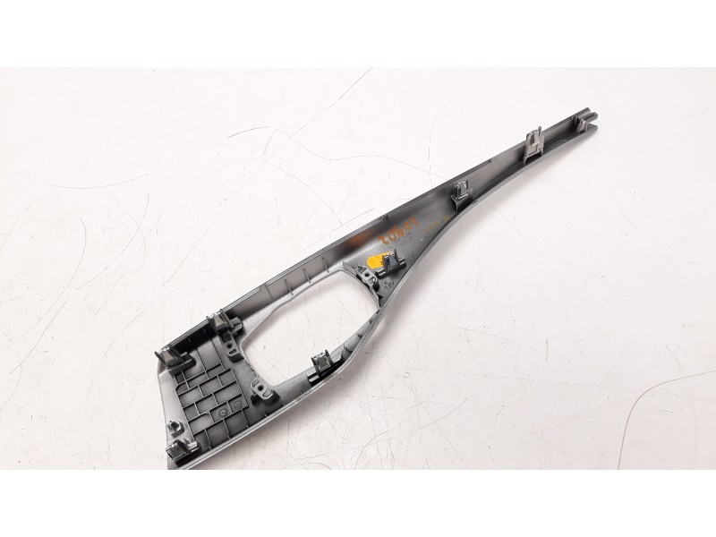 Recambio de moldura para bmw serie 1 lim. (f20) 2.0 turbodiesel referencia OEM IAM 92072639  