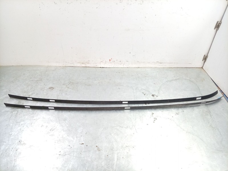Recambio de moldura para kia ev9 100 gt-line awd referencia OEM IAM  87230DO300BKL 