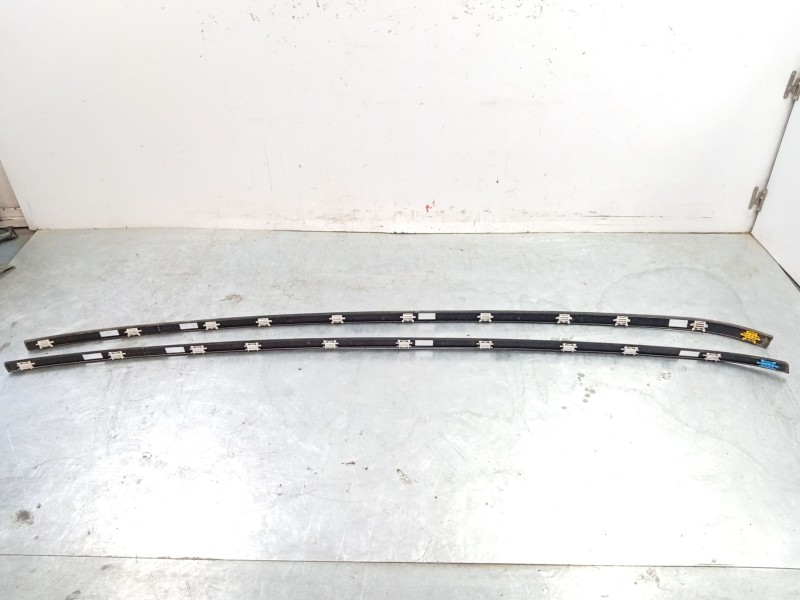Recambio de moldura para kia ev9 100 gt-line awd referencia OEM IAM  87230DO300BKL 