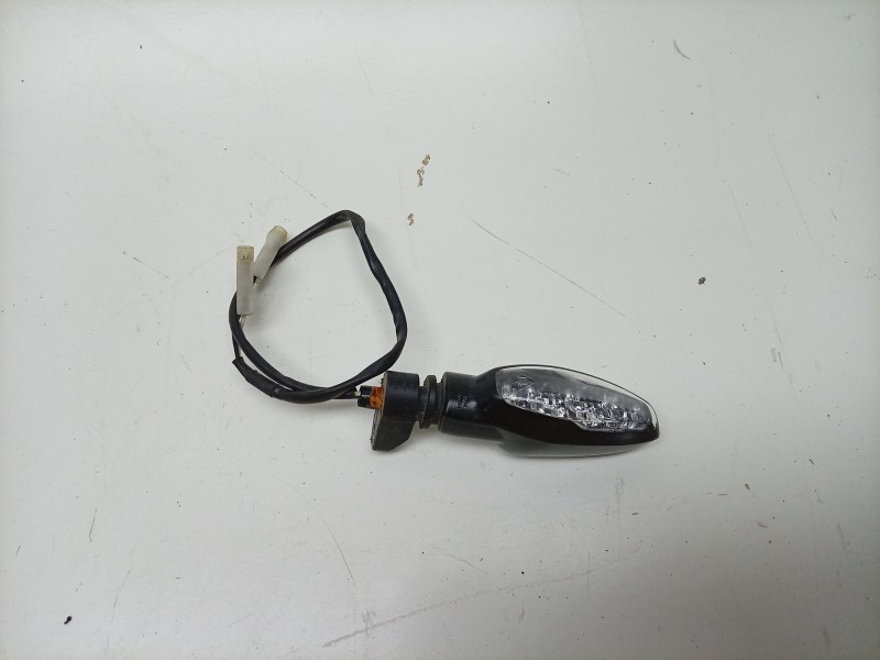 Recambio de piloto trasero izquierdo para triumph street triple 765 rs street triple 765 rs referencia OEM IAM  T2700849 