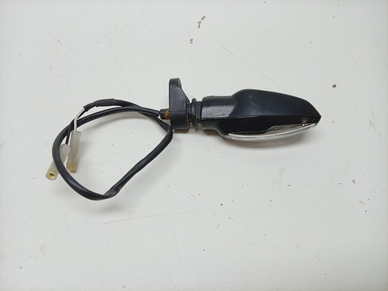 Recambio de piloto trasero izquierdo para triumph street triple 765 rs street triple 765 rs referencia OEM IAM  T2700849 
