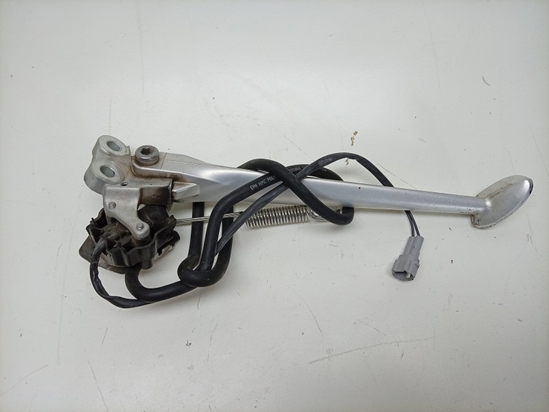 Recambio de caballete lateral para triumph street triple 765 rs street triple 765 rs referencia OEM IAM  T2082009 