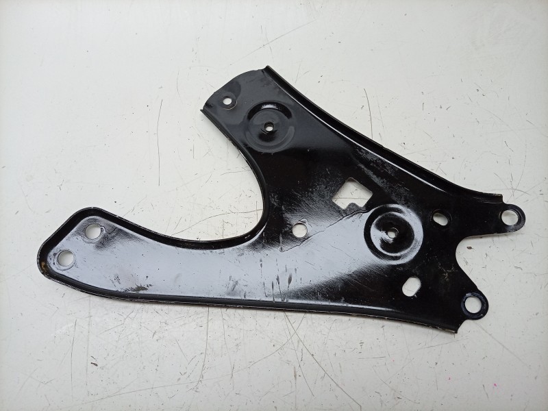 Recambio de soporte / guia puerta corredera para subaru outback (bs) 2.5 awd (bs9) referencia OEM IAM  20107AN010 