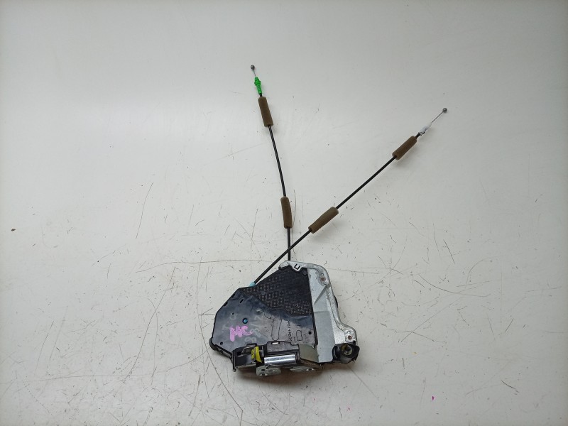 Recambio de cerradura puerta delantera izquierda para lexus is iii (_e3_) 300h (ave30_) referencia OEM IAM  6904053100 DLF410068