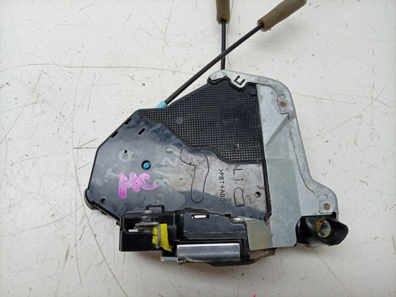 Recambio de cerradura puerta delantera izquierda para lexus is iii (_e3_) 300h (ave30_) referencia OEM IAM  6904053100 DLF410068