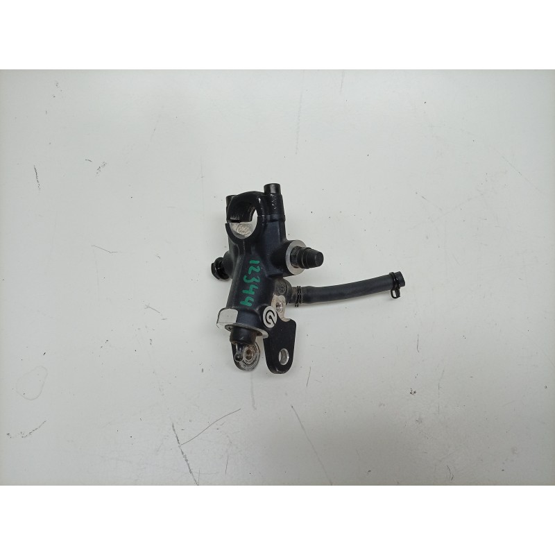 Recambio de bomba freno delantera para triumph street triple 765 rs street triple 765 rs referencia OEM IAM  T2024892 