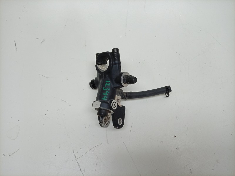 Recambio de bomba freno delantera para triumph street triple 765 rs street triple 765 rs referencia OEM IAM  T2024892 