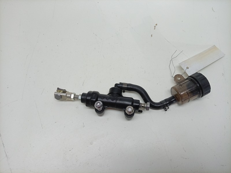 Recambio de bomba freno para triumph street triple 765 rs street triple 765 rs referencia OEM IAM  T2021816 