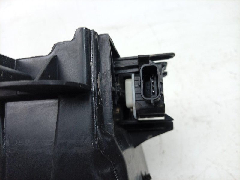 Recambio de canalizador de aire para dacia sandero iii 1.0 tce 90 eco-g referencia OEM IAM  214F60895R 