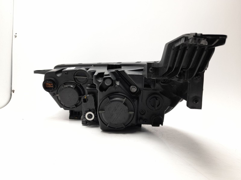 Recambio de faro derecho para kg mobility tivoli referencia OEM IAM  ZGM92160080 
