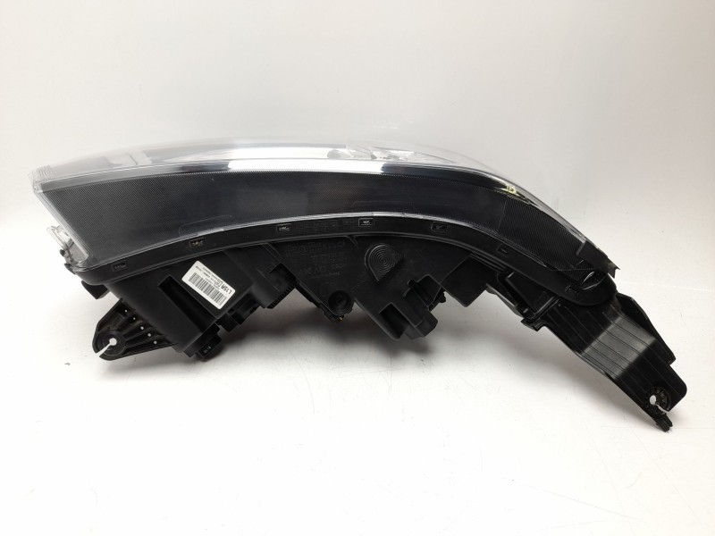 Recambio de faro derecho para kg mobility tivoli referencia OEM IAM  ZGM92160080 
