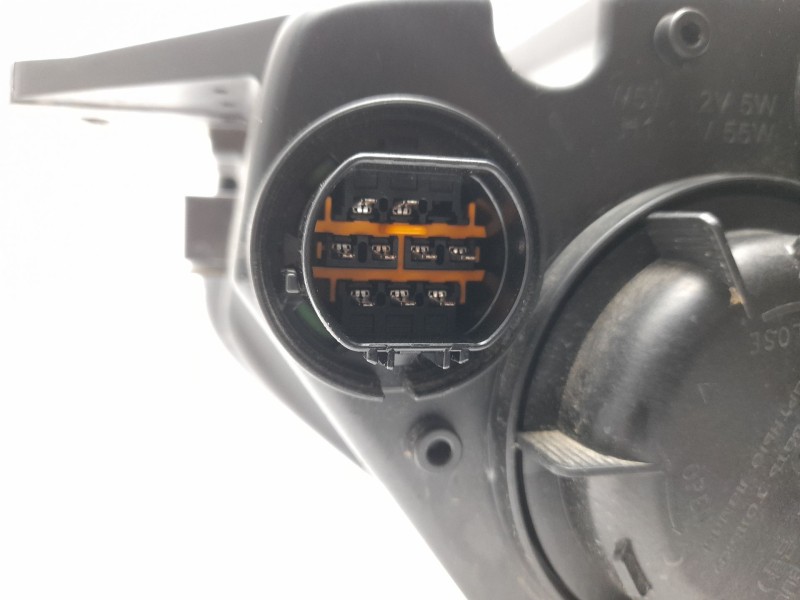 Recambio de faro derecho para kg mobility tivoli referencia OEM IAM  ZGM92160080 