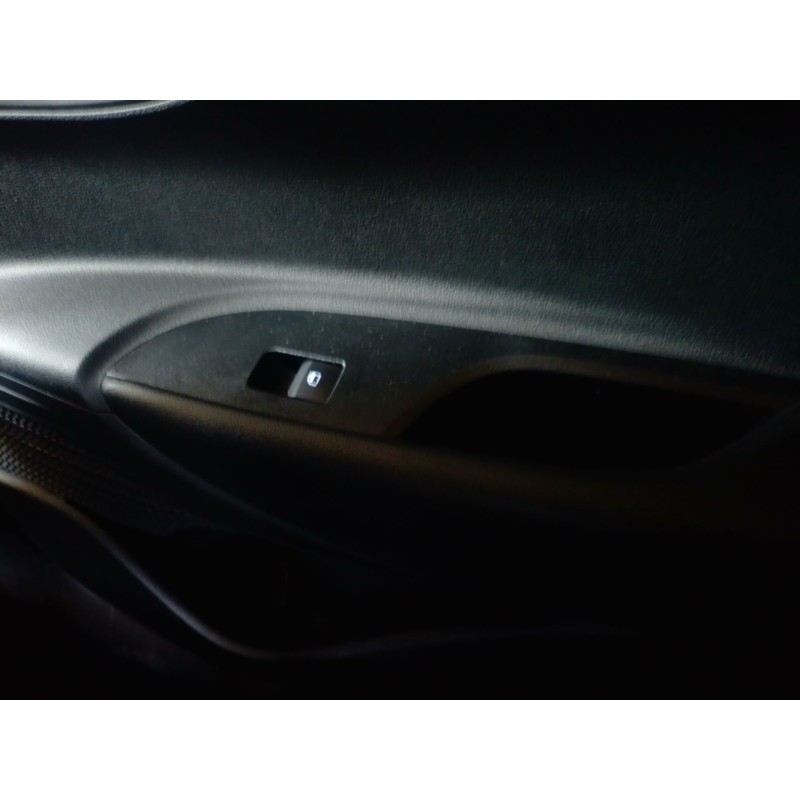 Recambio de mando elevalunas trasero derecho para hyundai i20 iii (bc3, bi3) 1.0 t-gdi hybrid 48v referencia OEM IAM   