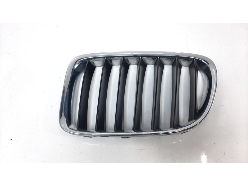 Recambio de rejilla paragolpes izquierda para bmw x1 (e84) xdrive 20d referencia OEM IAM 51112993305 107062405 BM7022024