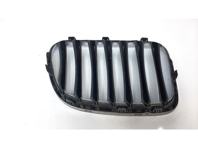 Recambio de rejilla paragolpes izquierda para bmw x1 (e84) xdrive 20d referencia OEM IAM 51112993305 107062405 BM7022024