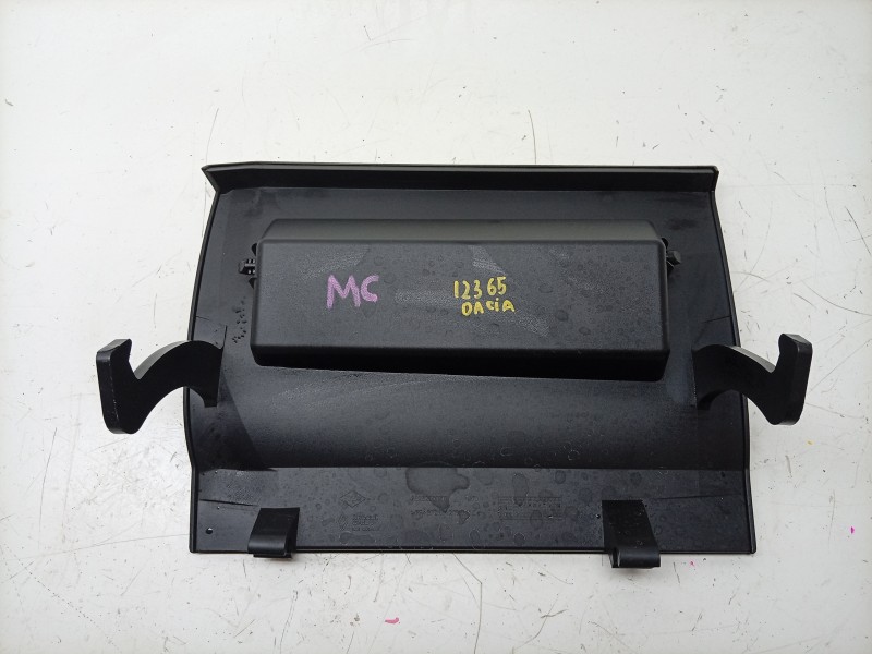Recambio de guantera para dacia spring referencia OEM IAM  682523985R 