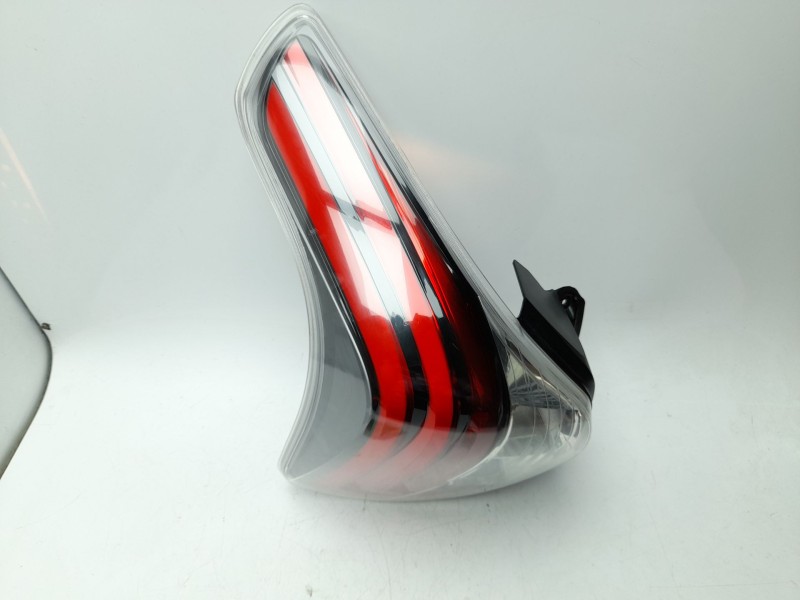Recambio de piloto trasero izquierdo para kg mobility tivoli referencia OEM IAM  8360135801 