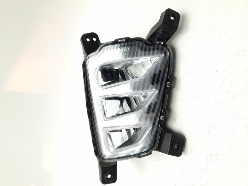 Recambio de faro antiniebla derecho para kg mobility tivoli referencia OEM IAM  8320235811 