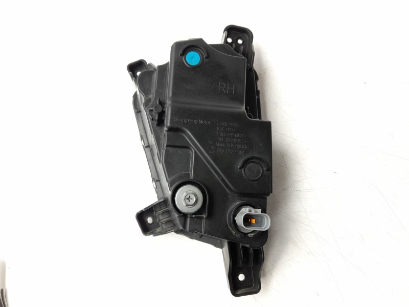 Recambio de faro antiniebla derecho para kg mobility tivoli referencia OEM IAM  8320235811 