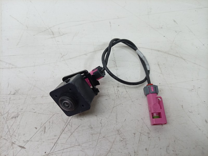 Recambio de camara vision trasera para toyota proace max referencia OEM IAM 091042 46862601 