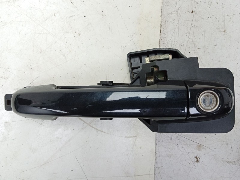 Recambio de maneta exterior delantera izquierda para kia cee´d 1.6 crdi cat referencia OEM IAM 9030802200 9030802200 