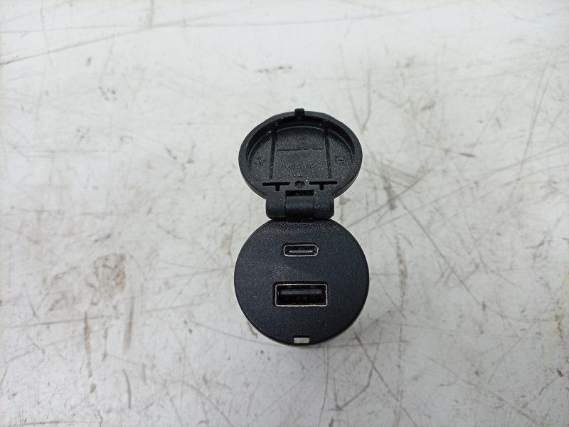 Recambio de modulo electronico para toyota proace max referencia OEM IAM 04686260500 21250GH 