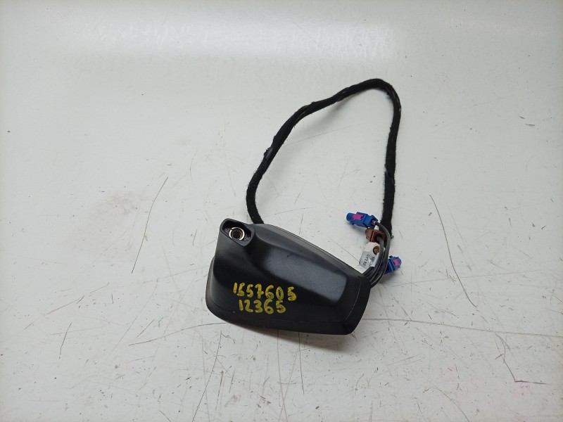 Recambio de base de antena para dacia spring referencia OEM IAM  282162581R 