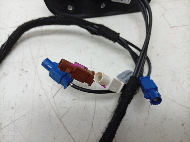 Recambio de base de antena para dacia spring referencia OEM IAM  282162581R 