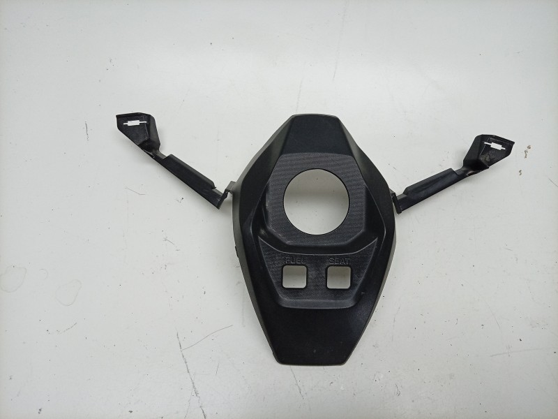 Recambio de moldura para honda forza forza 750 (rh11) referencia OEM IAM  64161MKVD00 