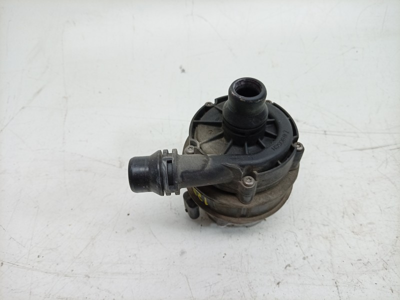 Recambio de bomba agua para toyota proace max referencia OEM IAM 0392024162 52152074 