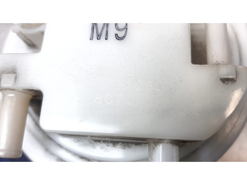 Recambio de bomba combustible para toyota rav4 referencia OEM IAM 7770442080  